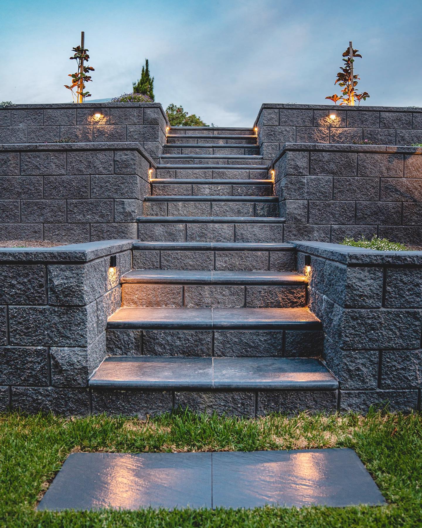 Versawall Steps Charcoal | Southern Earth Landscaping